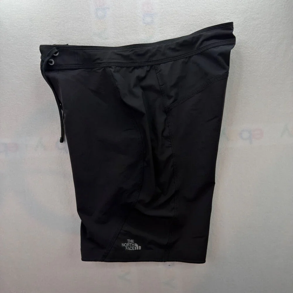 The North Face Mens 34 Black Board Shorts Swim Trunks Zip Pockets Drawstring